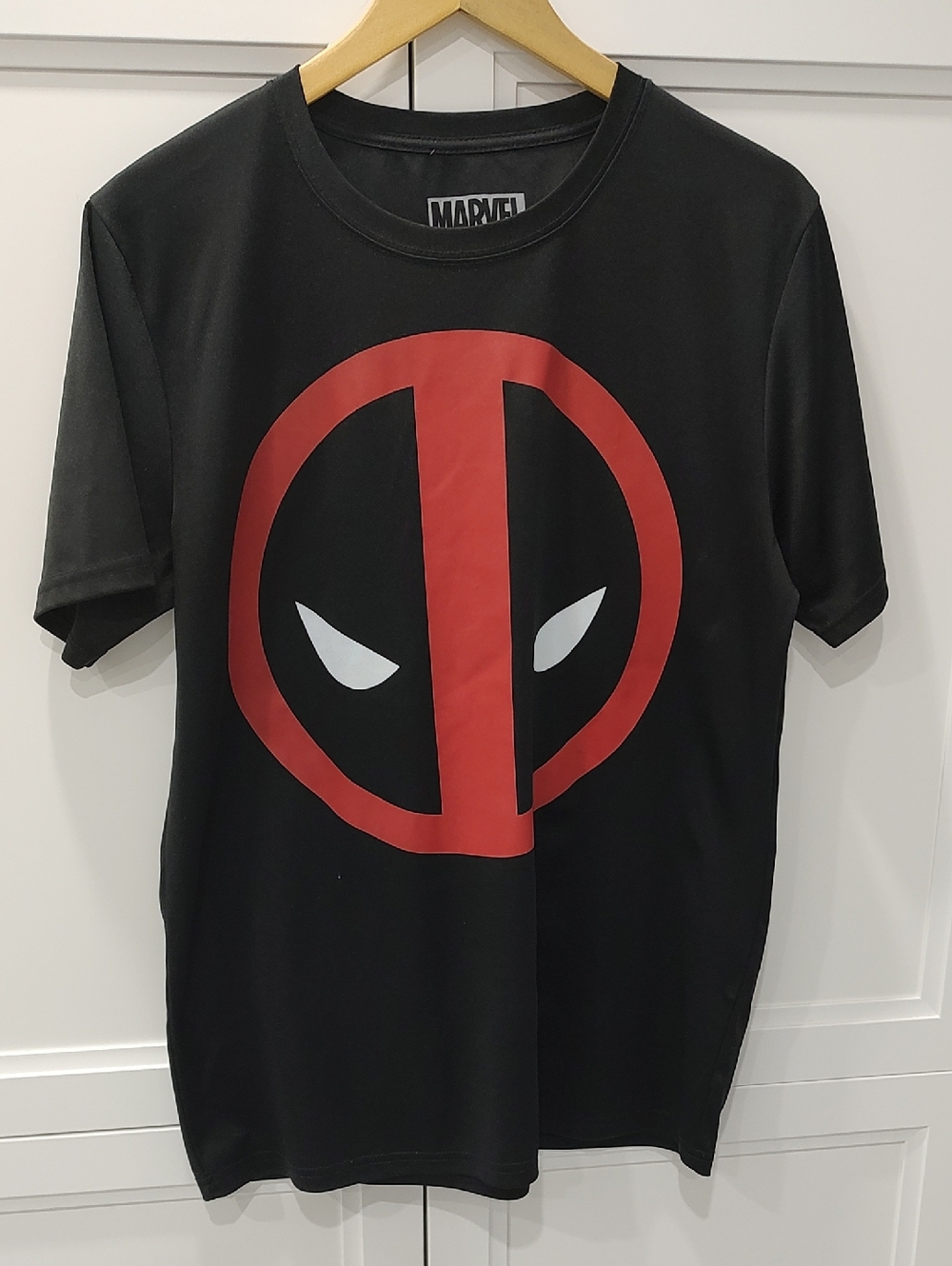 Marvel Black Tee with Red & White Deadpool Emblem Size L